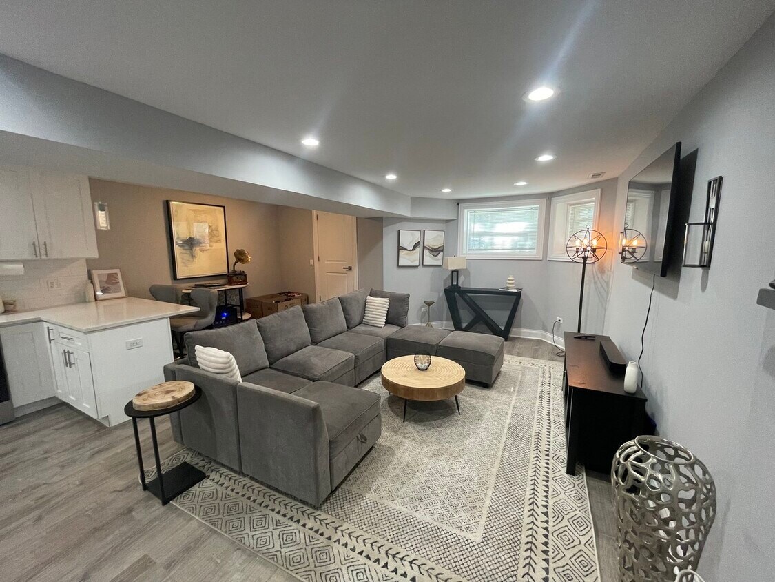 1947 n Humboldt, Unit G, Chicago, IL 60647 - 1948 N Humboldt Blvd