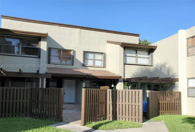 Foto del edificio - 10020 NW 9th St Cir