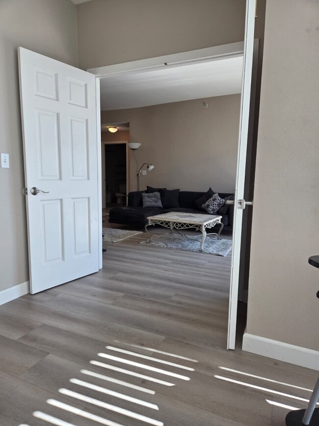 LIVINGROOM - 530 K St
