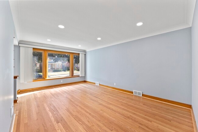 Foto del edificio - 5534 S Natoma Ave