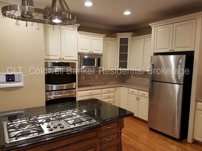 Building Photo - 223 Pebble Stone Ln, Matthews, NC, 28104