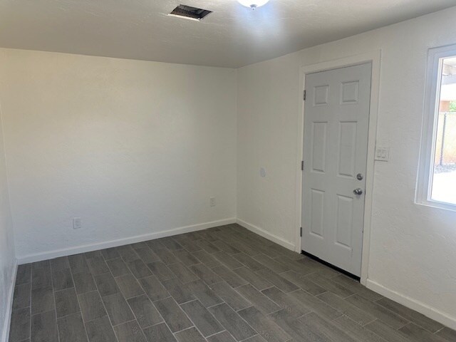 Building Photo - 1228 W Sonora St