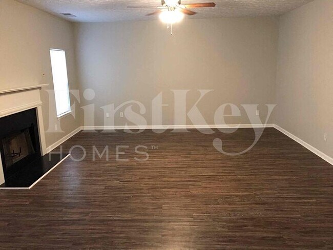 Foto del edificio - 1283 Labrador Ln