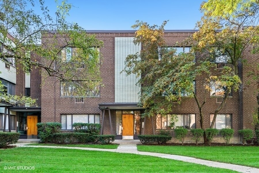 Primary Photo - 3441 W Bryn Mawr Ave
