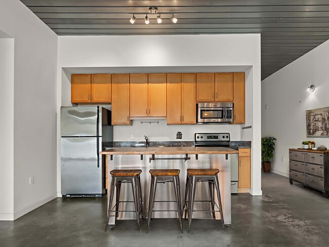 Building Photo - 620 Glen Iris Dr NE