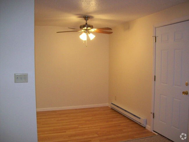 Dining Area - Kirkview Apartments