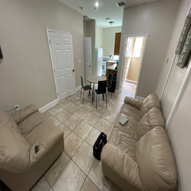 Photo - 3511 N Dartmouth Ave Apartment