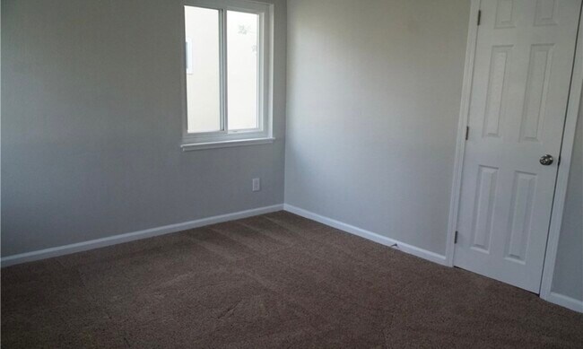 Building Photo - 1512 Lombard Dr