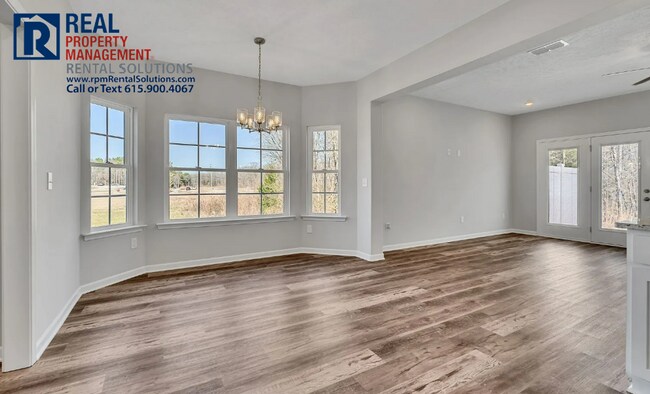 Foto del edificio - BRAND-NEW Stunning END-unit townhome in Manchester, attached garage!