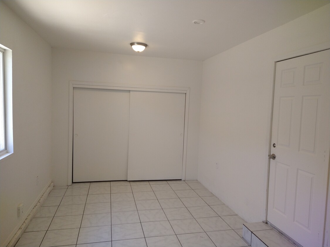 Primary Photo - 616 Townsley Ave