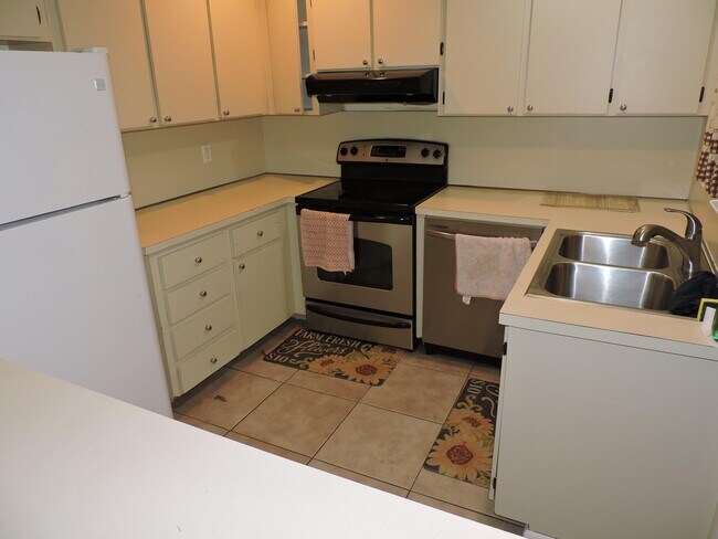 Building Photo - 8599 Crater Terrace