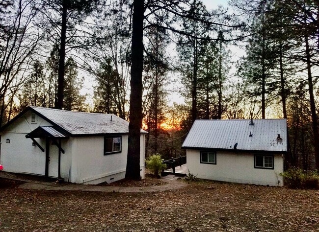 Building Photo - 14720 Lynshar Rd