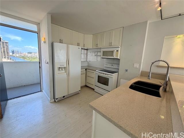 Foto del edificio - 2421 Ala Wai Blvd