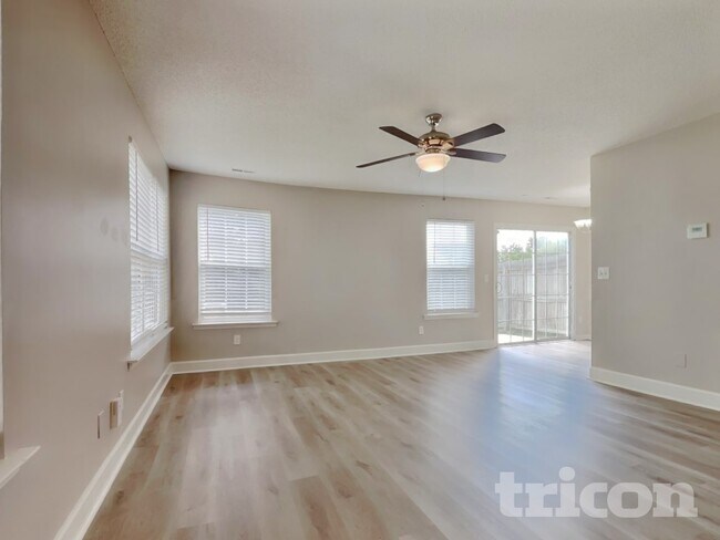 Foto del edificio - 7328 Brighton Hill Ln