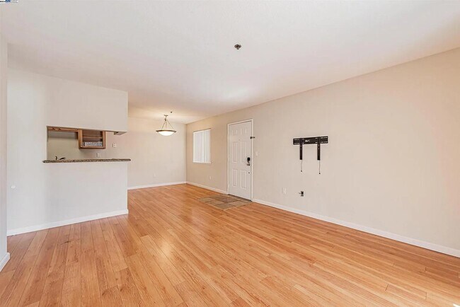 Foto del edificio - 880 E Fremont Ave