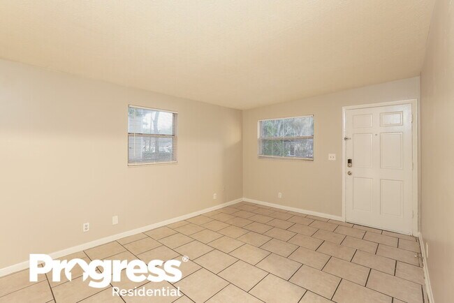 Foto del edificio - 7322 Wakefield Ave