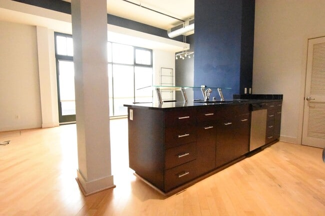 Foto del edificio - Chic, Contemporary 1 BD 1.5 BA Condo in the Mount Pleasant neighborhood of NW DC!!