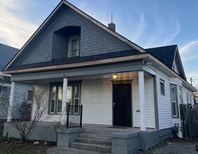Building Photo - 807 E Illinois Ave