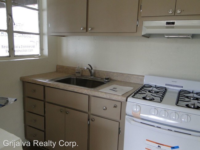 Building Photo - 2803 N Geronimo Ave