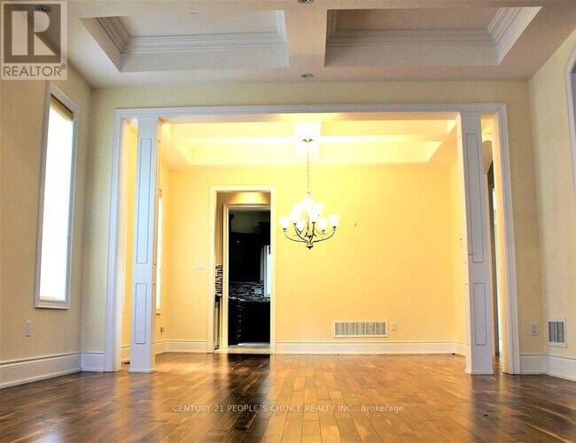 Photo du bâtiment - 1275 Saginaw Crescent