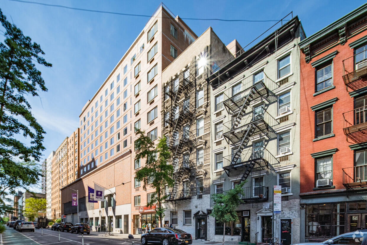 139 E 13th St New York, NY 10003-5325 - 139 E 13th St