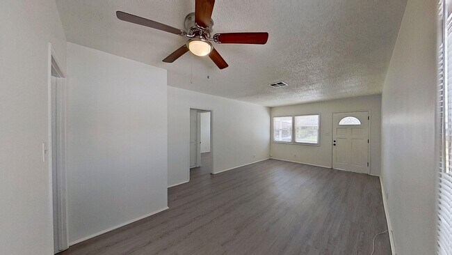 Photo - 2337 Carol Dr House