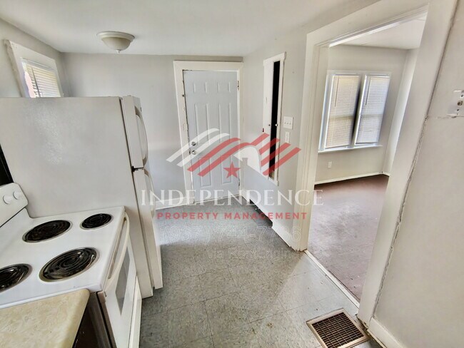 Building Photo - 515 Mertland Ave