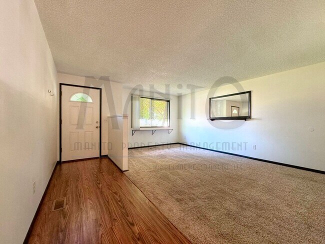 Building Photo - Grace Avenue Duplex