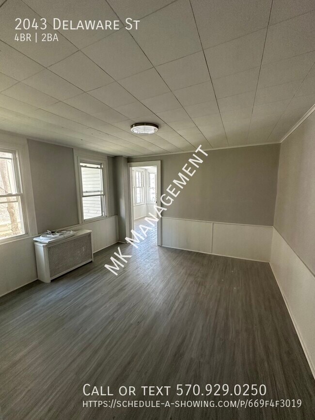 Building Photo - 4 bed/1.5 bath