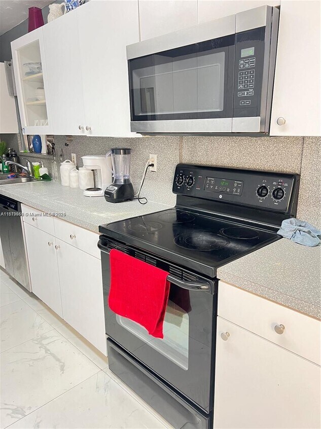 Foto del edificio - 710 N 66 Terrace