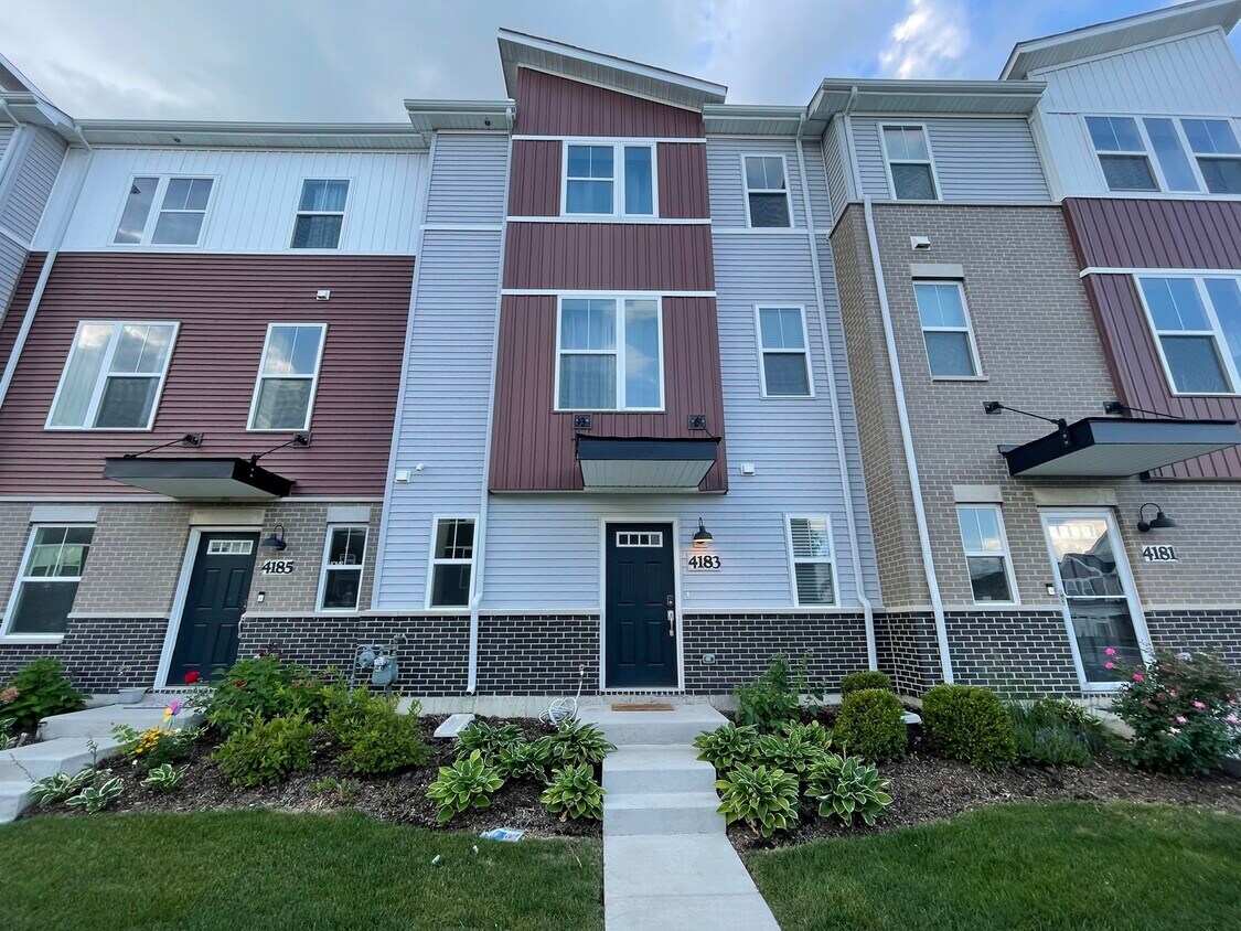 Foto principal - 4183 Calder Ln