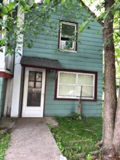 Secondary door - 213 Walnut St