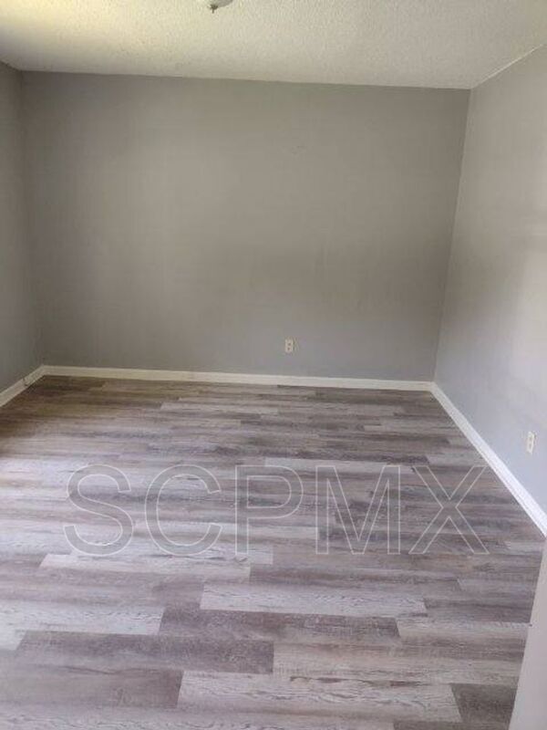 Foto del edificio - 124 Langley Dr