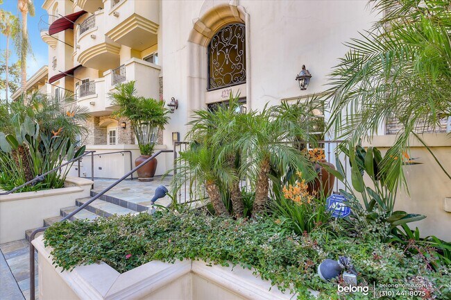 Foto del edificio - 4237 Longridge Ave