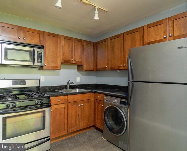Foto del edificio - 3107 Naylor Rd SE