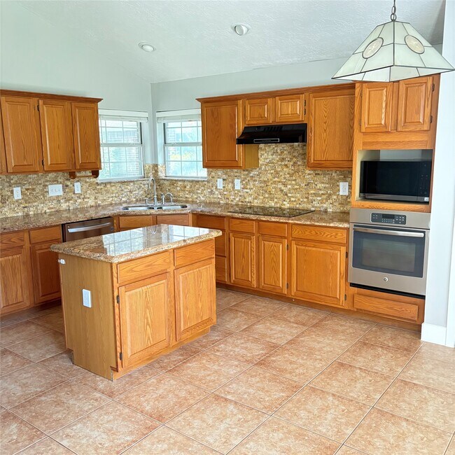 Foto del edificio - 20315 Aspenwilde Dr