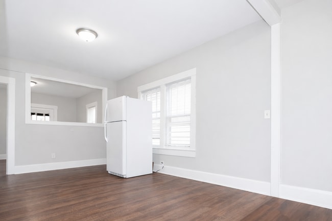 Building Photo - Bright & Remodeled 3-Bedroom Home with Basement and Washer/Dryer Hookup