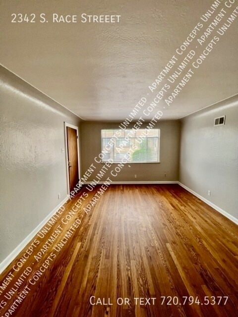 Building Photo - 2342 S Race St