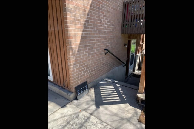 Building Photo - Binning Silver