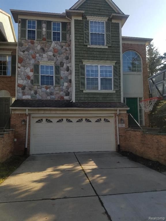 23 Lyons Ct, Dearborn, MI 48126 Condo for Rent in Dearborn, MI