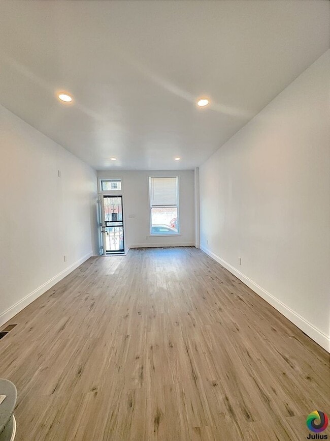 Photo - 911 N Rose St House