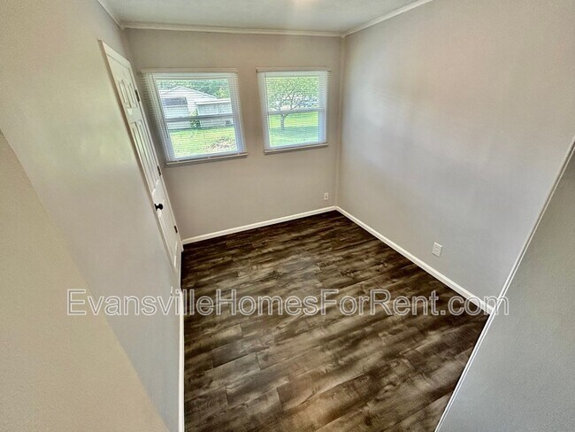Foto del edificio - 1801 Sweetser Ave
