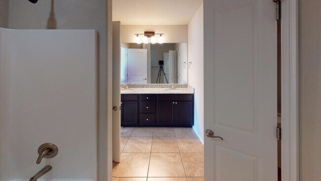 Foto del edificio - 3 Bedroom Townhome for Rent in Rogers! Sav...