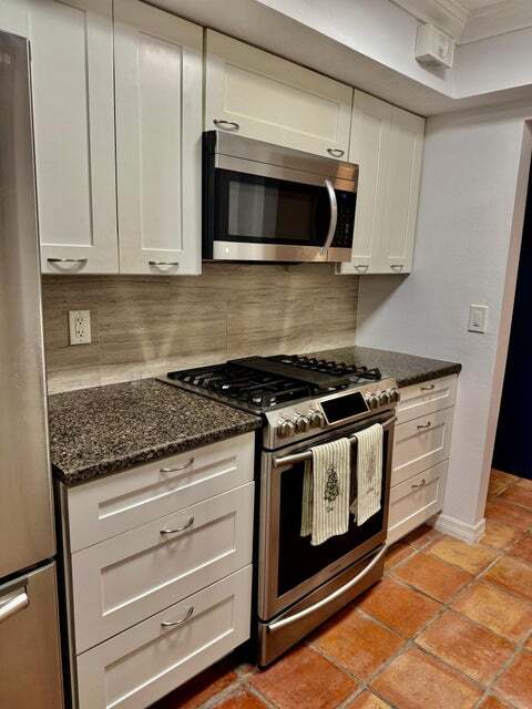 Building Photo - 1527 S Flagler Dr