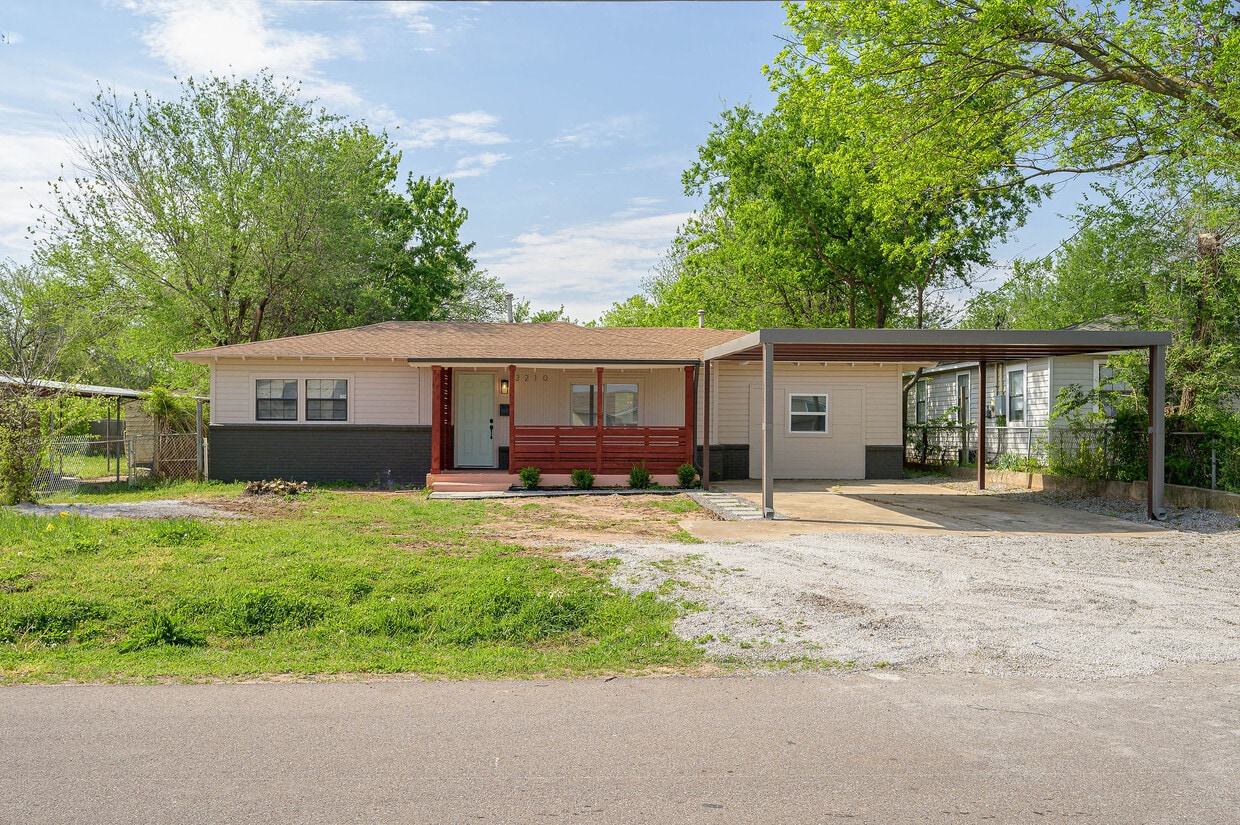 Foto principal - 3210 SE 16th St
