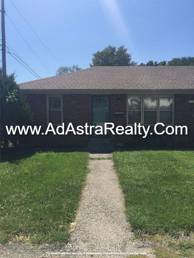 Building Photo - Affordable Shawnee Duplex-Available NOW!!