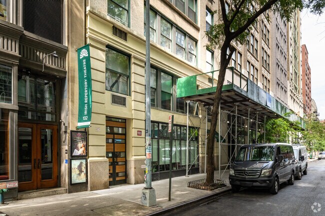 Building Photo - 136-138 W 22nd St