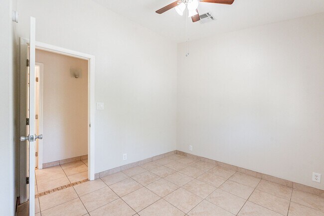 Floorplan - Paradise Valley Apartments