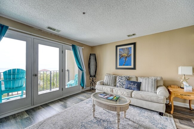Building Photo - FULLY FURNISHED OFF-SEASON RENTAL AT THE V...