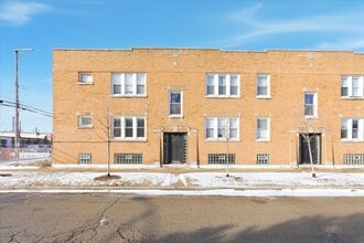 Building Photo - 3214 N Linder Ave